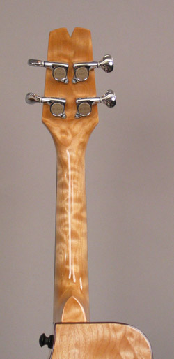 Photo showing curly maple in the back of the neck of Mandonator 17